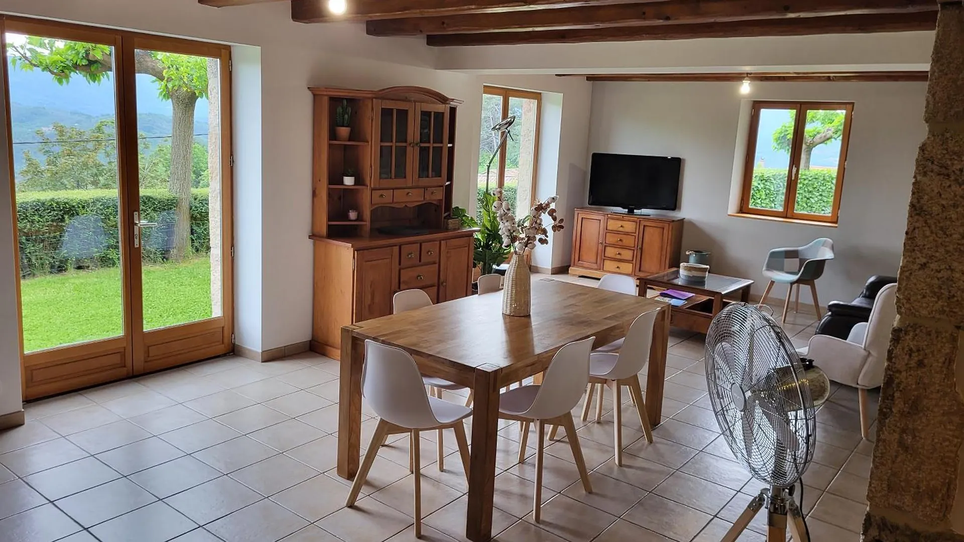 Holiday home Gite De La Vigne Chirols