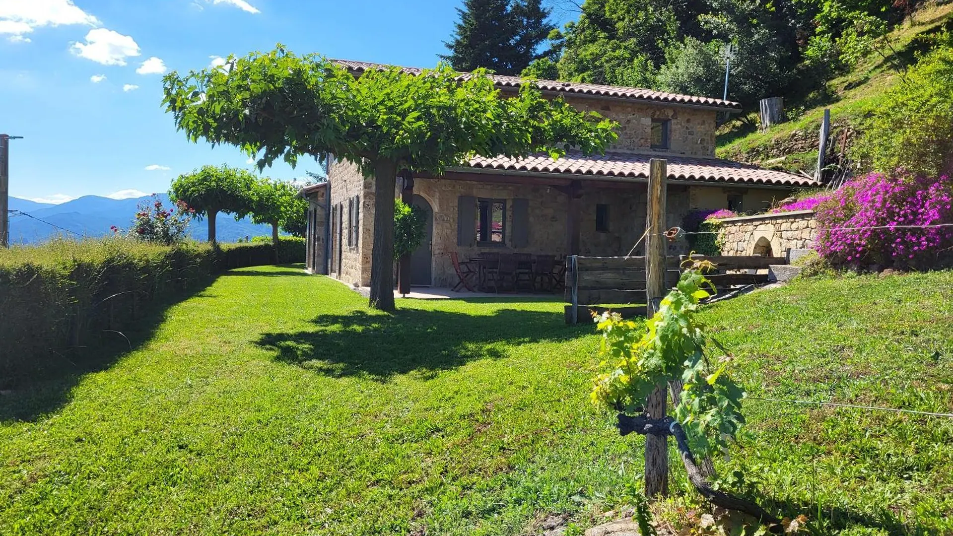 Holiday home Gite De La Vigne Chirols France